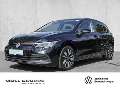 Gebraucht VW Golf VIII Move 150 PS (110 kW) 2023 Deep black perleffekt (metallic) Limousine