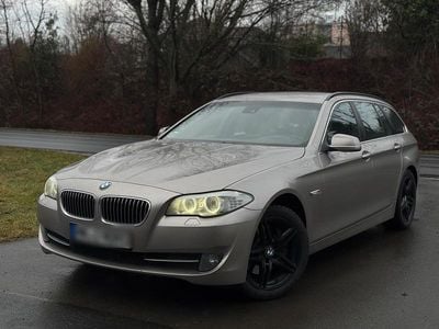 Gebraucht BMW 525 218 PS (160 kW) 2012 Gold Kombi