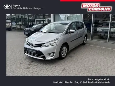Gebraucht Toyota Verso Multidrive S 147 PS (108 kW) 2016 Platinsilber metallic Van / Kleinbus