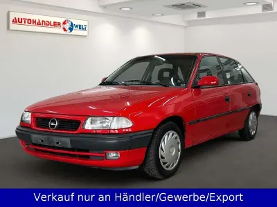 Gebraucht Opel Astra 71 PS (52 kW) 1996 Rot Limousine