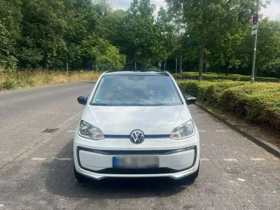 Gebraucht VW e-up! Style 61 kW (83 PS) 2020 Weiß Kleinwagen