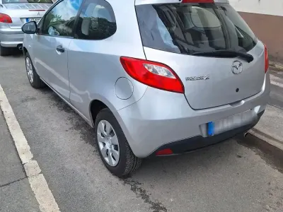 Gebraucht Mazda 2 75 PS (55 kW) 2009 Grau Kleinwagen