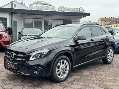 Gebraucht Mercedes GLA200 Urban 136 PS (100 kW) 2017 Kosmosschwarz SUV