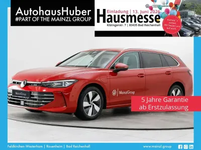 Gebraucht VW Passat Elegance 150 PS (110 kW) 2025 Chilirot metallic Kombi