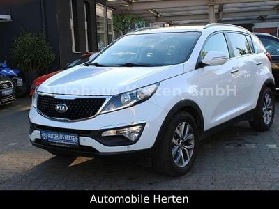 Weiß Gebraucht 2016 Kia Sportage DREAM-TEAM Edition SUV | 13.990 € (Fairer Preis)