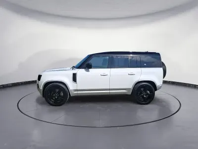 Gebraucht Land Rover Defender SE 249 PS (183 kW) 2022 Weiß SUV