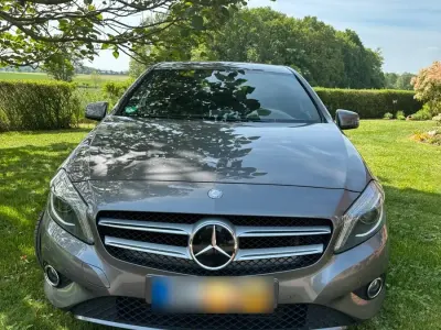 Gebraucht Mercedes A180 122 PS (89 kW) 2014 Grau Limousine
