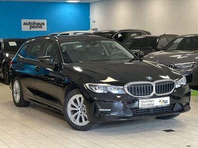 Schwarz Gebraucht 2021 BMW 318 Advantage Kombi | 18.979 € (Fairer Preis)