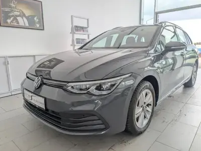 Gebraucht VW Golf VIII Life 150 PS (110 kW) 2023 Grau Kombi