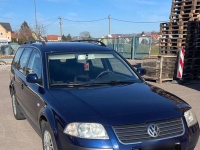 Gebraucht VW Passat 131 PS (96 kW) 2001 Blau Kombi