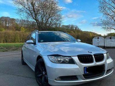 Gebraucht BMW 320 150 PS (110 kW) 2007 Grau Kombi