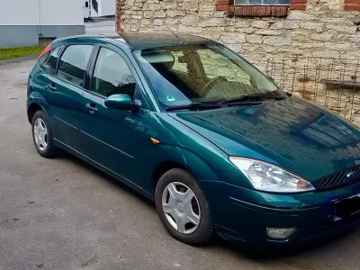 Używany Ford Focus 2002 Zielony Sedan/Limuzyna