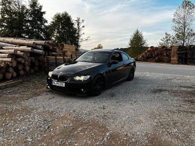 Gebraucht BMW 325 218 PS (160 kW) 2008 Schwarz Coupé