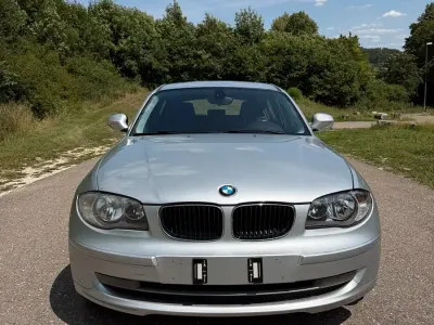 Gebraucht BMW 118 Advantage 143 PS (105 kW) 2011 Grau Kleinwagen