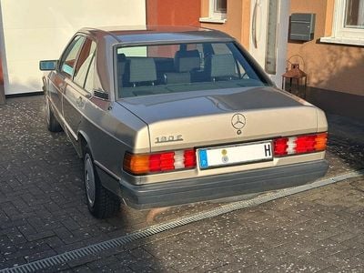 Gebraucht Mercedes 190 118 PS (86 kW) 1986 Grau Limousine