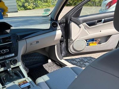 Mercedes C220