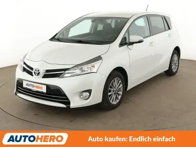 Gebraucht Toyota Verso Edition-S 147 PS (108 kW) 2016 White crystal shine Van / Kleinbus