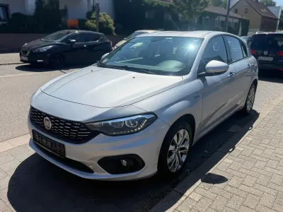 Gebraucht Fiat Tipo Lounge 120 PS (88 kW) 2017 Silber Limousine
