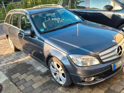 Gebraucht Mercedes C250 204 PS (150 kW) 2010 Grau Limousine