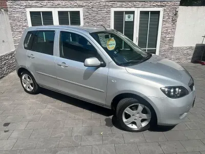 Gebraucht Mazda 2 Active 80 PS (58 kW) 2007 Silber Kleinwagen