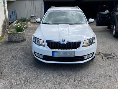 Gebraucht Skoda Octavia 105 PS (77 kW) 2015 Weiß Kleinwagen