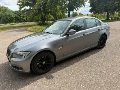 Gebraucht BMW 325 217 PS (159 kW) 2011 Silber Limousine