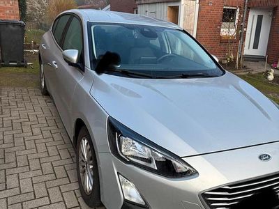 Second-hand Ford Focus Titanium 125 CP (91 kW) 2019 Argintiu Berlinǎ