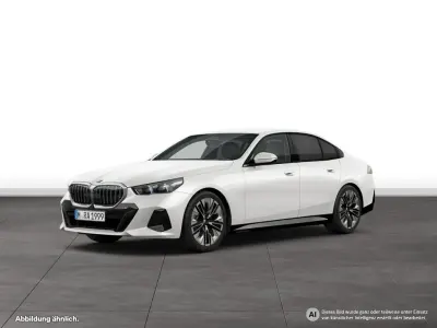 Gebraucht BMW 520 M Sport 190 PS (139 kW) 2025 Weiß Limousine