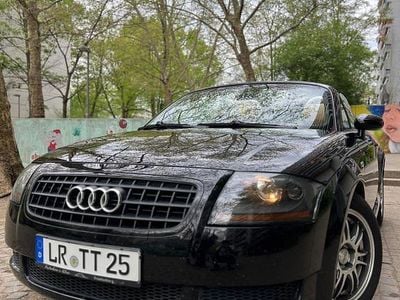 Second-hand Audi TT Roadster Sport 150 CP (110 kW) 2003 Negru Cabrio