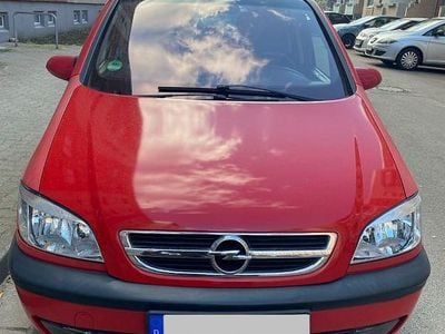 Usata Opel Zafira 125 CV (91 kW) 2002 Rosso Monovolume