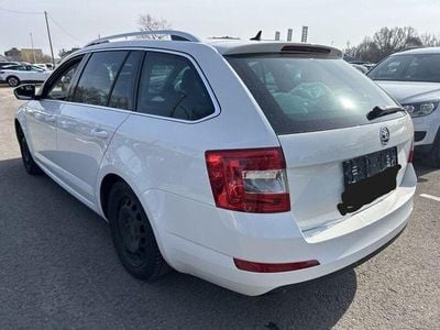 Gebraucht Skoda Octavia Elegance 180 PS (132 kW) 2014 Weiß Kleinwagen