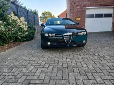 Gebraucht Alfa Romeo Giulietta 140 PS (102 kW) 2010 Schwarz Kleinwagen