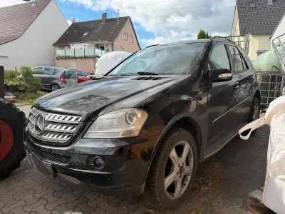 Gebraucht Mercedes ML320 224 PS (164 kW) 2006 Schwarz SUV