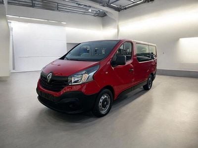 Gebraucht Renault Trafic 95 PS (69 kW) 2016 Rot Van / Kleinbus