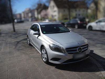 Gebraucht Mercedes A180 Urban 122 PS (89 kW) 2013 Silber Limousine