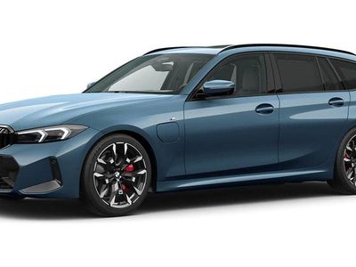 Usata BMW 330e Comfort Edition 292 CV (214 kW) 2025 Blu Station wagon