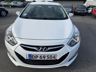 Gebraucht Hyundai i40 Comfort 116 PS (85 kW) 2015 Weiß Limousine