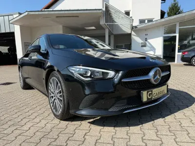 Gebraucht Mercedes CLA200 150 PS (110 kW) 2022 Schwarz Limousine