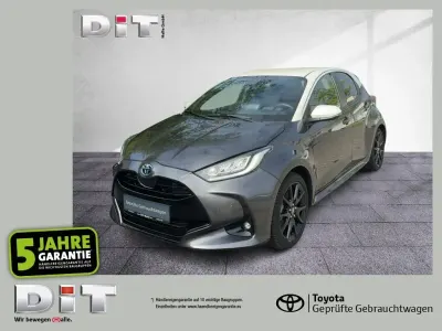 Gebraucht Toyota Yaris Hybrid Basis 116 PS (85 kW) 2022 Marlingrau metallic, dach weiss Kleinwagen