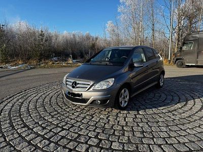 Mercedes B200