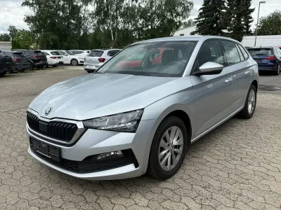 Gebraucht Skoda Scala Ambition 110 PS (80 kW) 2023 Silber Kleinwagen