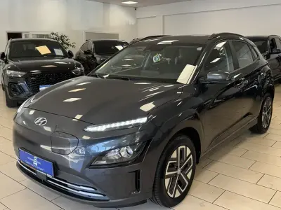 Usata Hyundai Kona Select 100 kW (136 CV) 2023 Grigio SUV
