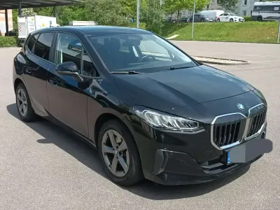 Używany BMW 218 136 KM (100 kW) 2023 Czarny Kombi