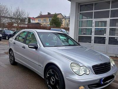 Gebraucht Mercedes C200 Classic 122 PS (89 kW) 2004 Silber Limousine