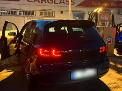 Gebraucht VW Golf VI 2009 Blau Kleinwagen