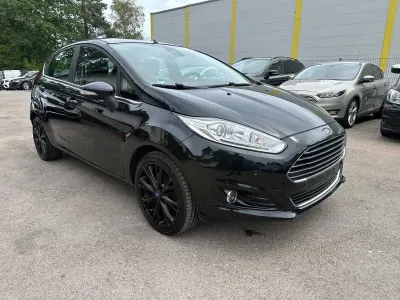 Gebraucht Ford Fiesta Individual 125 PS (91 kW) 2015 Schwarz Kleinwagen