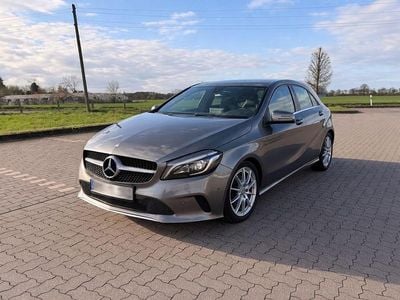 Usata Mercedes A180 Urban 122 CV (89 kW) 2016 Grigio Berlina
