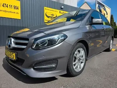 Gebraucht Mercedes B180 Urban 122 PS (89 kW) 2016 Grau Van / Kleinbus
