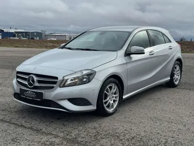 Gebraucht Mercedes A180 122 PS (89 kW) 2015 Silber Limousine