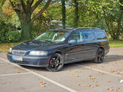 Używany Volvo V70 250 KM (183 kW) 2001 Niebieski Kombi